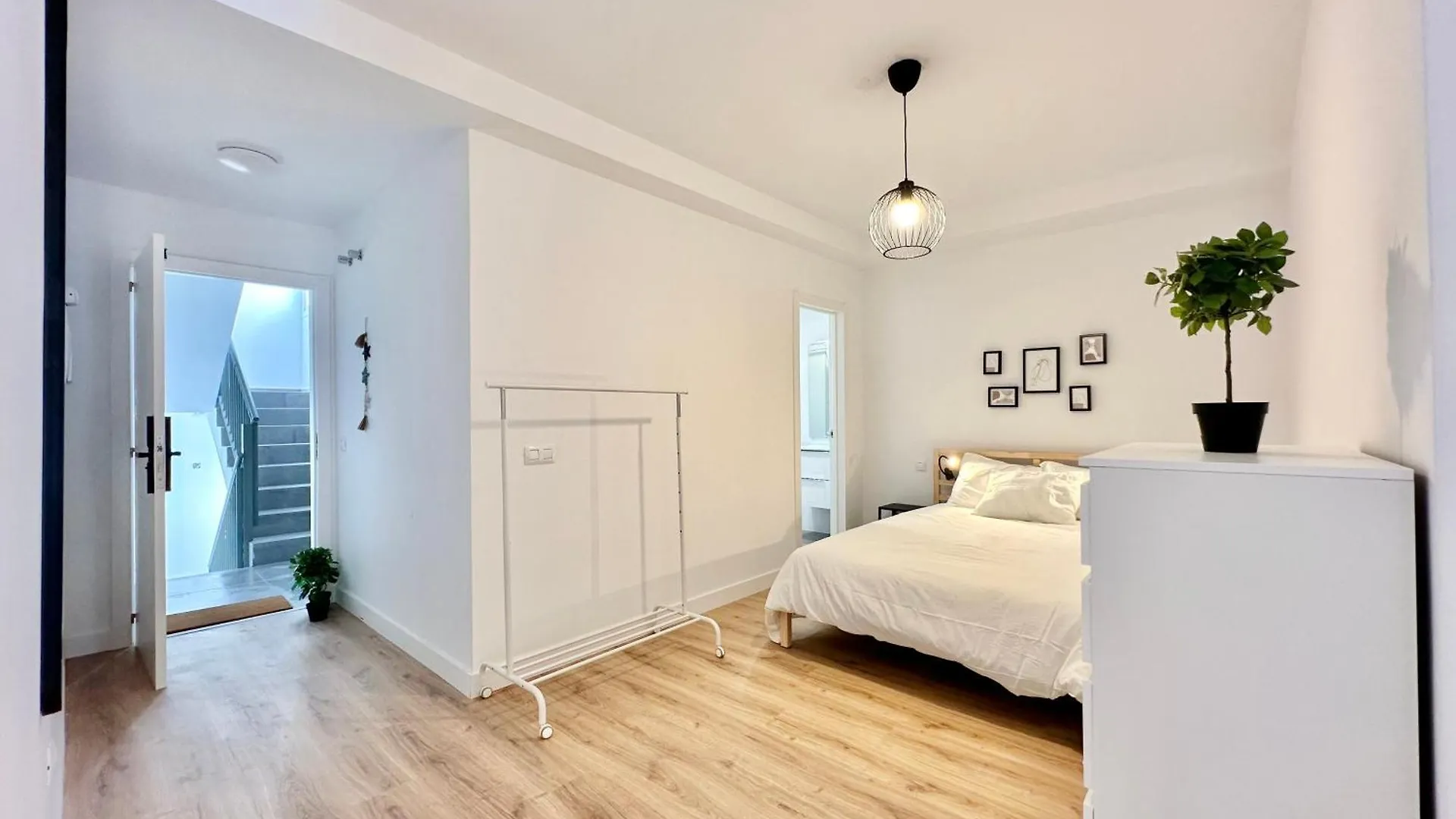 Sunny Seas Hideaway Apartment Los Abrigos İspanya